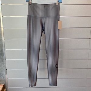 Strut This CycleBar - Teagan Ankle Legging - Silver Satin - Large - NWT